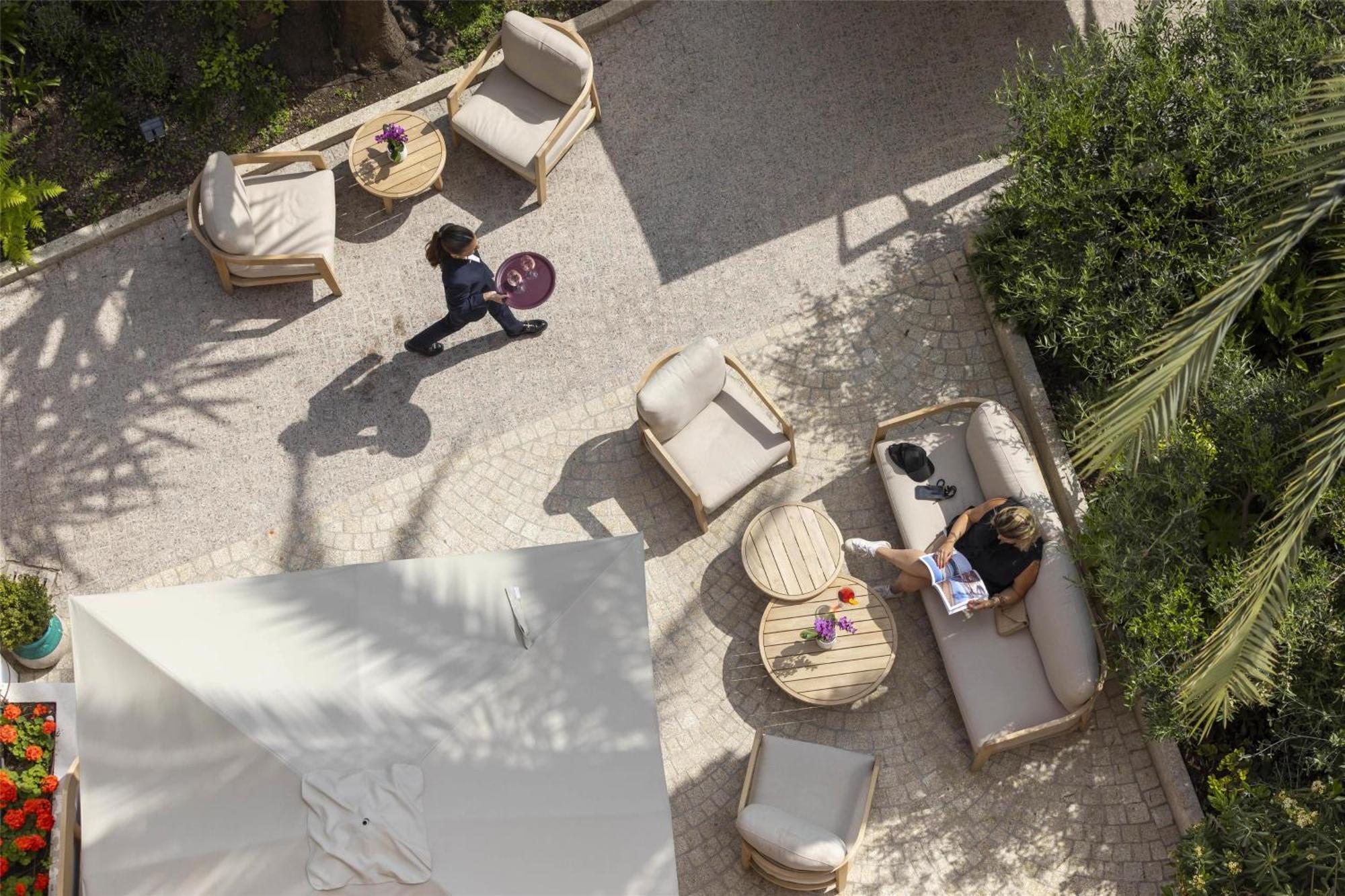 Western Brice Garden Hotel 4*