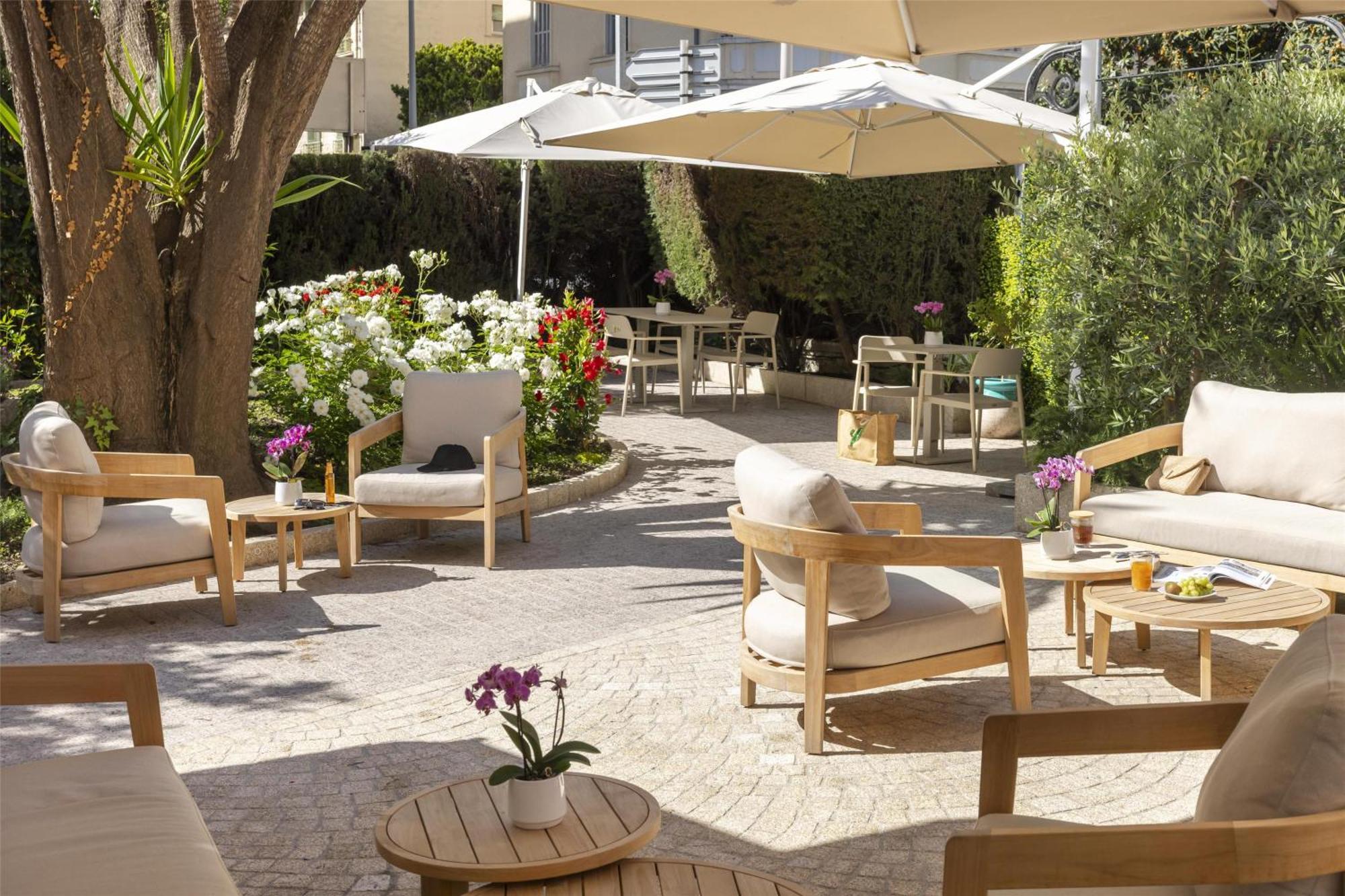 Hotel Western Brice Garden 4*